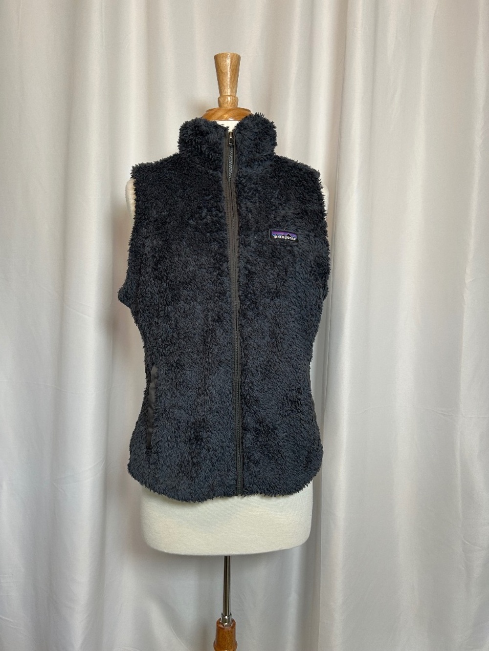 NAVY PATAGONIA LAS GATOS SHERPA FLEECE VEST - SIZE LARGE